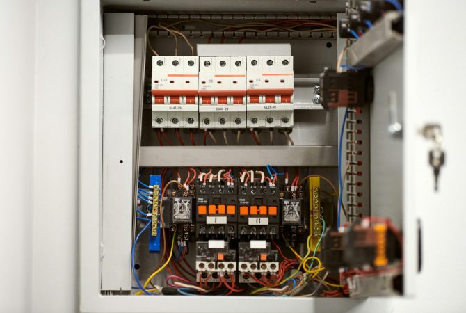 Circuit breaker in switch box